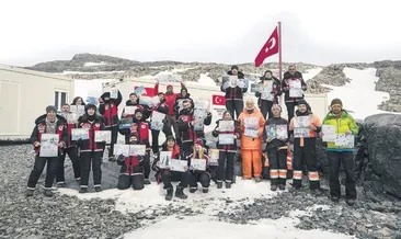 Bayrağımız beyaz kıtada dalgalanıyor