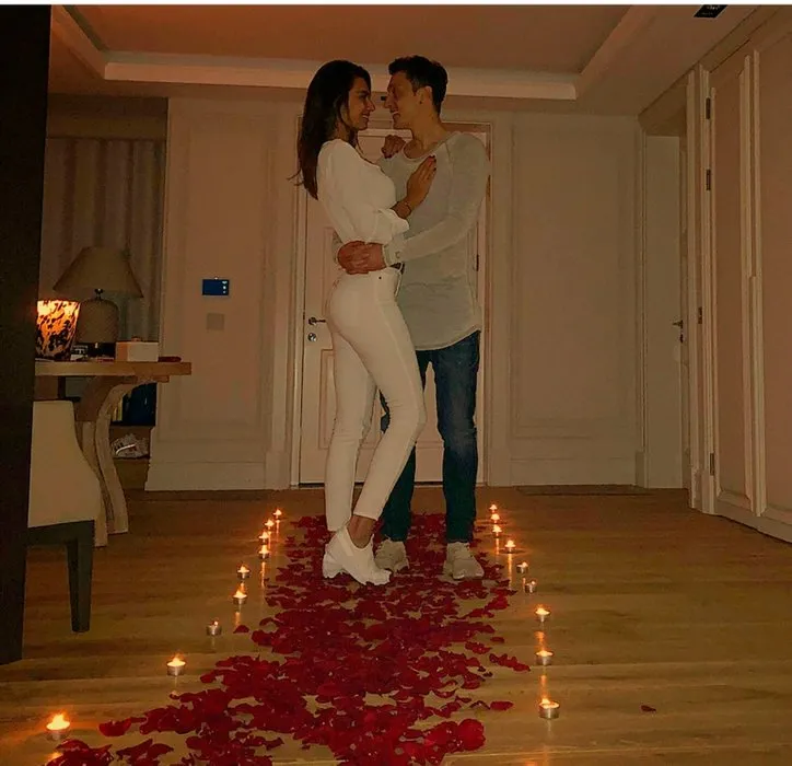 Amine Gülşe, eşi Mesut Özil’in doğum gününü kutladı