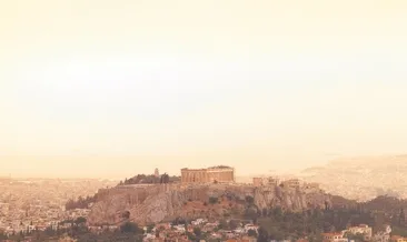 Atina da turuncuya boyandı