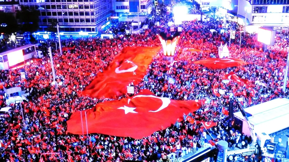 15 Temmuz Destanı 10. yılında tüm yurtta anılacak 15 Temmuz Destanı 10. yılında tüm yurtta anılacak