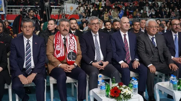 bakan-memisoglu-ak-parti-sirnak-8-olagan-il-kongresine-katildi-1736605810917.jpg