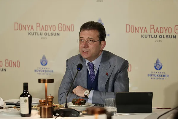 ekrem-imamoglu-diplomadan-gitti-diye-karalar-baglamasinlar-mansur-yavas-salih-tuna-yazdi-1740636705992.jpg