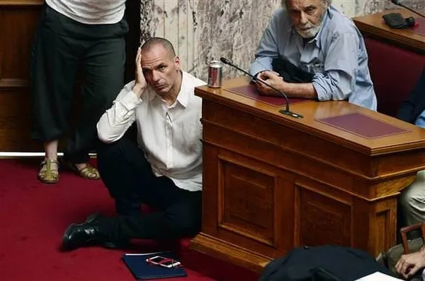 Yunan Maliye Bakanının çaresizliği