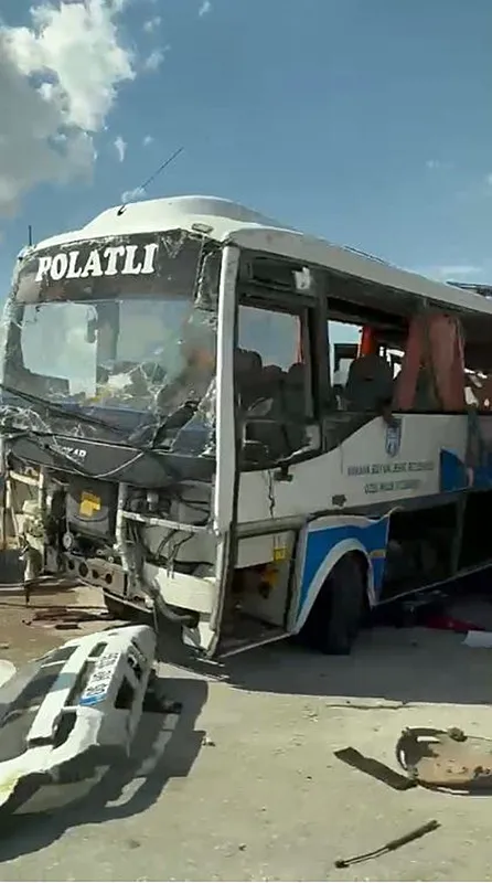 ankara-midibus-ile-kamyon-carpisti-1-olu-16-yarali-1786632280311.jpeg
