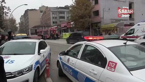 Ağır hasarlı binanın 6’ncı katına çıkan genç polisi alarma geçirdi | Video