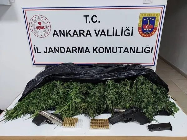 ankarada-uyusturucu-operasyonu-2-kilo-600-gram-skunk-ele-gecirildi-1791010817001.jpg