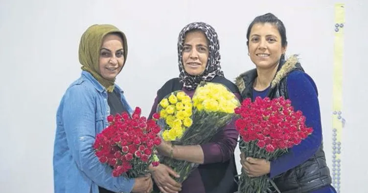 Özel gün için 35 milyon dal çiçek