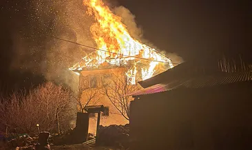 Gümüşhane’de 2 katlı evde yangın: Yaşlı adam hayatını kaybetti! #gumushane