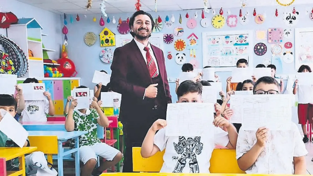 Abdülbaki Öğretmen'in Dijital Dersleri Sosyal Medyada Fırtına Estiriyor!