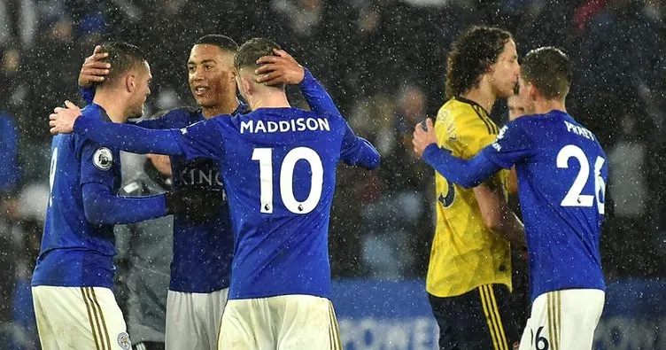 Leicester City, Arsenal’i ikinci yarıda bulduğu gollerle 2-0 yendi