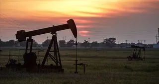 Küresel petrol arzı günlük 520 bin varil arttı