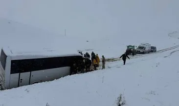 Trabzonspor taraftarlarını taşıyan otobüs Erzurum’da kaza yaptı: Can kaybı yok #erzurum