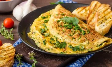 Kahvaltının vazgeçilmezi klasik omlet tarifi: Maydanozlu omlet nasıl yapılır?