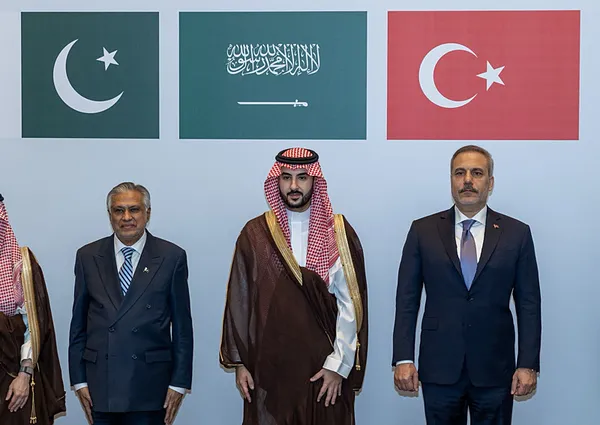 suudi-arabistanda-mekke-ittifaki-toplantisi-bakanlar-fidan-ve-guler-katildi-1791224290021.jpg