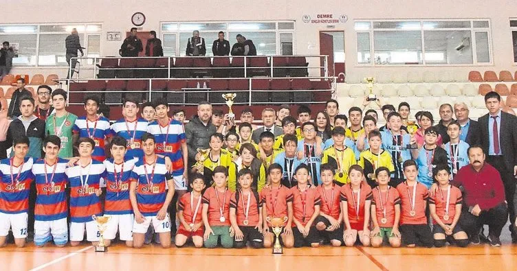 Futsalın şampiyonu Şehit Adem Akın Ortaokulu