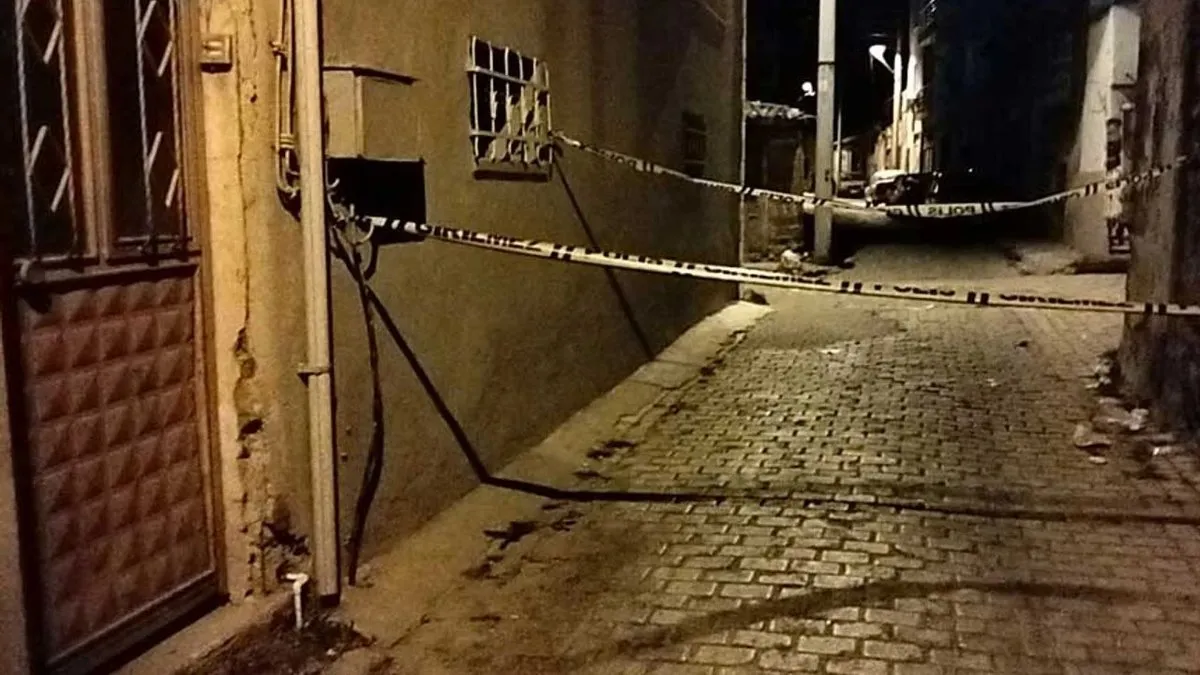 Amca yeğen tartışması kanlı bitti! Sokakta karşılaştığı amcasını 3 yerinden bıçakladı