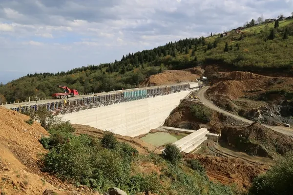 ucarsu-goleti-trabzonun-su-ihtiyacina-nefes-olacak-1792337495761.jpg