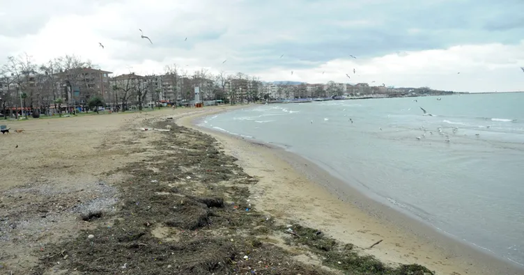 Yalova’da deniz çekildi