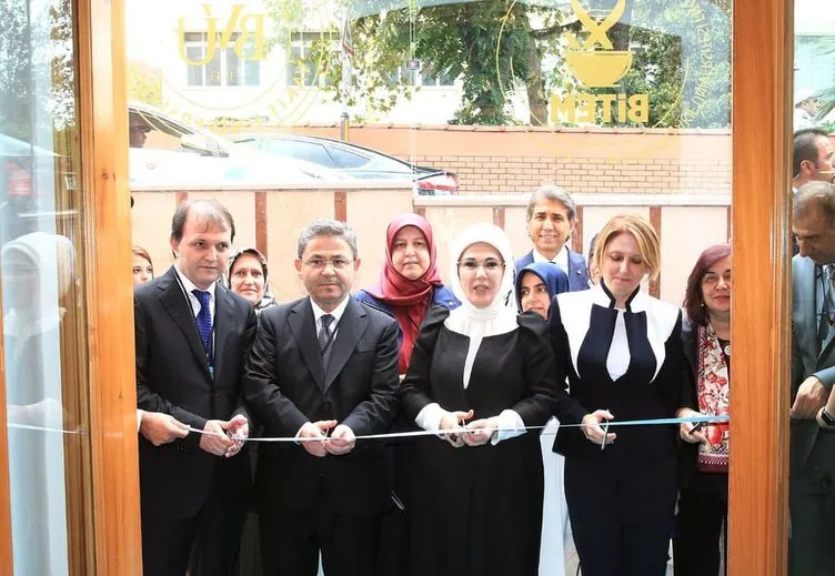 Emine Erdoğan Fitoterapi Eğitim Araştırma ve Uygulama Merkezinin açılışını yaptı