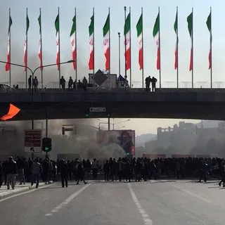 İran'da halk neden ayaklandı? Gösterilerde istenilen talepler neler?