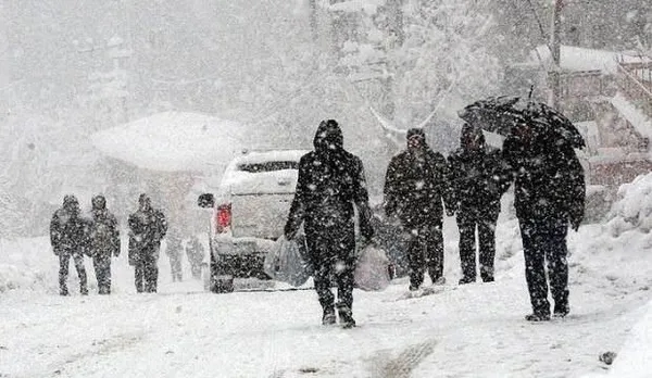 meteorolojiden-son-dakika-hava-durumu-uyarisi-34-ilde-saganak-6-ilde-kar-yagisi-bekleniyor-1637247023123.jpg