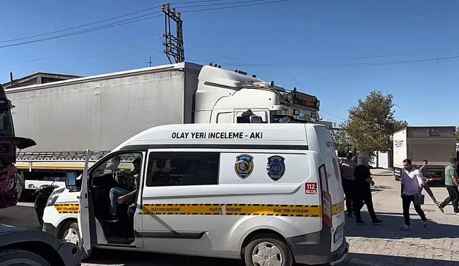 husumetli-oldugu-kuzenini-tir-ile-sikistirdi-agir-yaralandi-1788365280465.jpeg