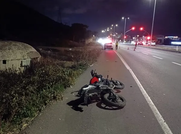 Devrilen motosiklet kazası