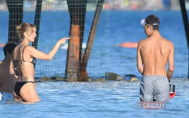 Oğullarıyla soluğu tatilde aldı! 45 yaşındaki Çağla Şıkel fit fiziğiyle genç kızlara taş çıkardı!