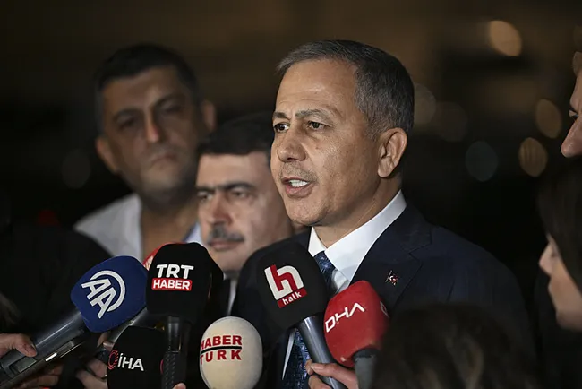 icisleri-bakani-ali-yerlikaya-terorun-siyaseti-olmaz-sadece-mucadele-ediyoruz-1730454421851.jpeg İçişleri Bakanı Ali Yerlikaya: Terörün siyaseti olmaz, sadece mücadele ediyoruz