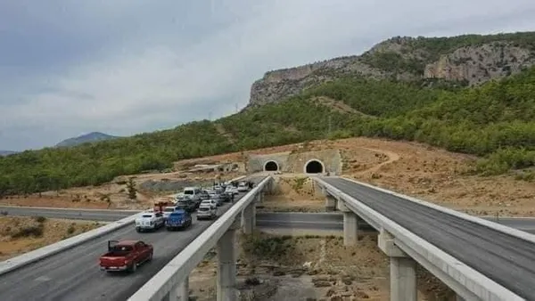anamur-aydincik-arasinda-son-tuneller-27-nisanda-acilacak-1680676156533.jpg
