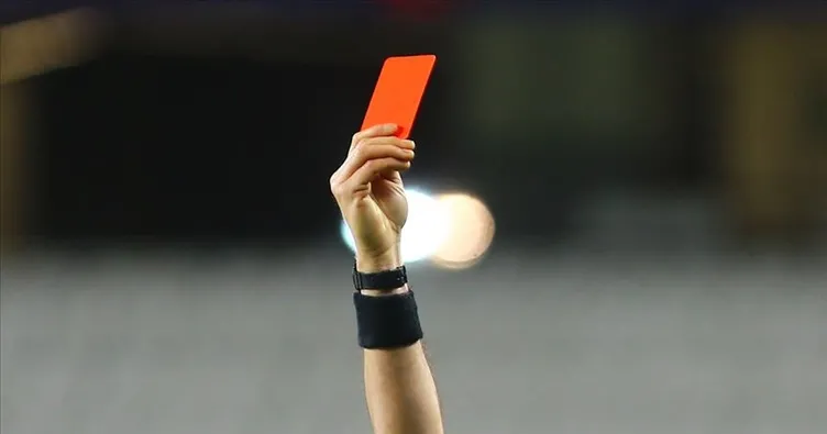 DERBİ RAPORU:Galatasaray - Fenerbahçe derbilerinde kart yağıyor!