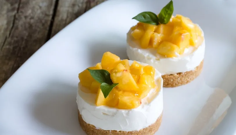 Ananaslı ve hindistan cevizli tatlı Ananaslı ve hindistan cevizli tatlı