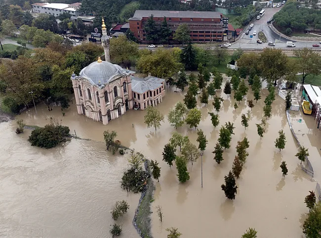 son-dakika-mega-el-nino-istanbulu-vurdu-uzmanlar-canli-yayinda-acikladi-3-aylik-yagis-bir-gunde-dustu-1792055267435.jpg