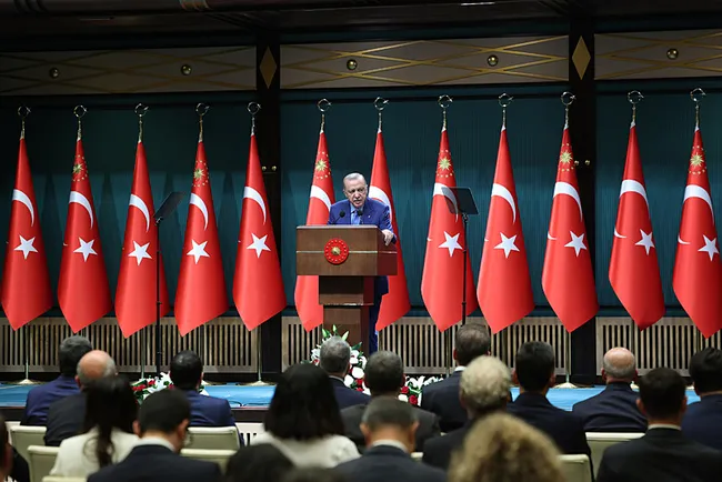 son-dakika-i-baskan-erdogandan-fon-sorusturmasi-aciklamasi-hak-yiyenleri-asla-savunmayiz-1790615547474.jpeg SON DAKİKA I Başkan Erdoğan'dan fon soruşturması açıklaması: Hak yiyenleri asla savunmayız