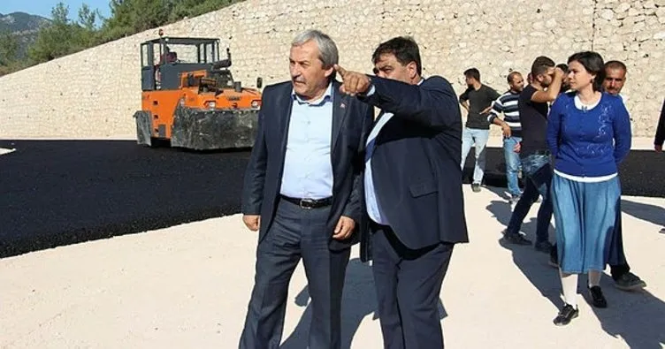 Belediye Başkanı Şahin, yol yapım çalışmalarını inceledi