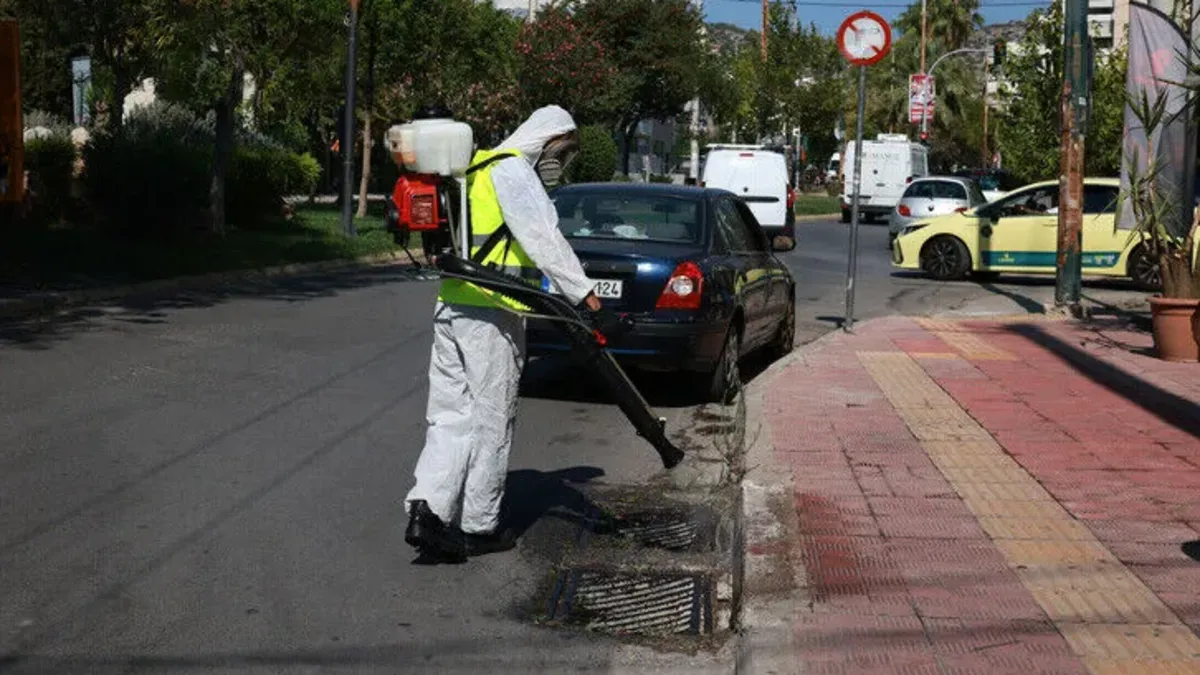 Atina’da sivrisineklere savaş açıldı: Virüse karşı ilaçlama seferberliği