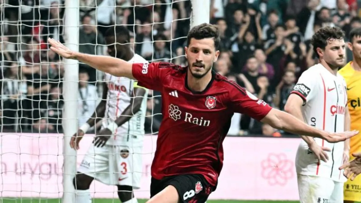 Beşiktaş logosu ve futbolcu ayrılıkları
