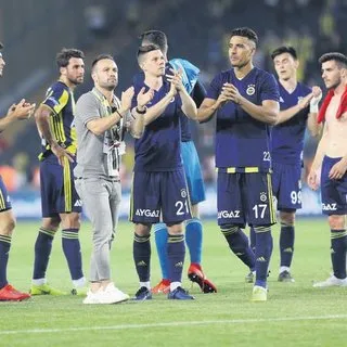 Kâbus sezonundan 6. uyandı