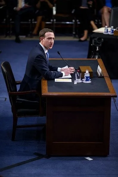 Mark Zuckerberg ifade verdi, tarihi anlar yaşandı