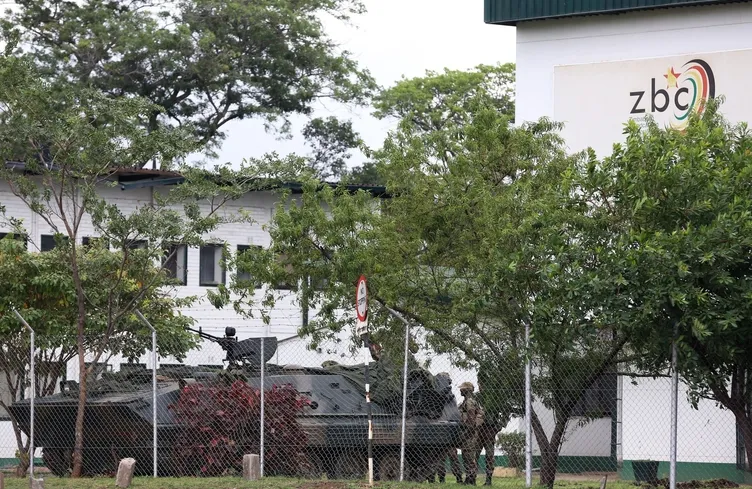 10 soruda Zimbabve’de askeri darbe girişimi