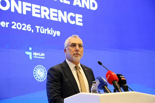 bakan-isikhan-is-arayanlarin-istihdam-firsatlarina-erisimini-kolaylastiriyoruz-1792593648966.jpeg Bakan Işıkhan: “İş arayanların istihdam fırsatlarına erişimini kolaylaştırıyoruz”