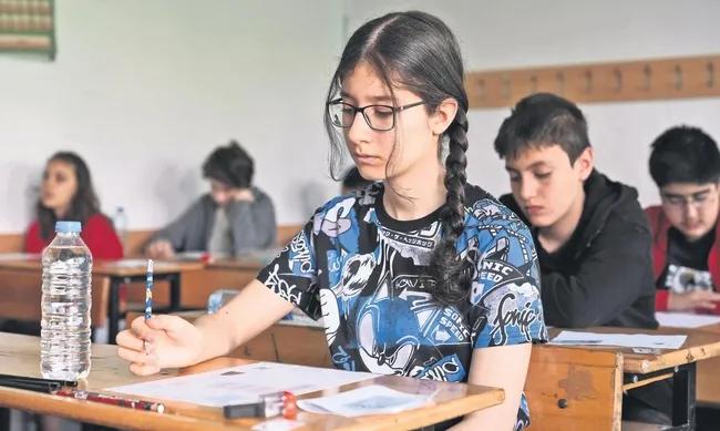ogrencileri-lgsde-nasil-sorular-bekliyor-1739294065068.jpeg