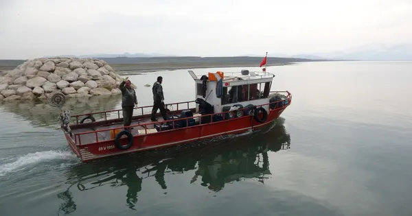 Bakan Pakdemirli: Balıkçılık av sezonu bu gece sona eriyor
