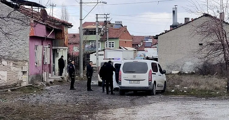 Hamile eşini gözünü kırpmadan vurdu!