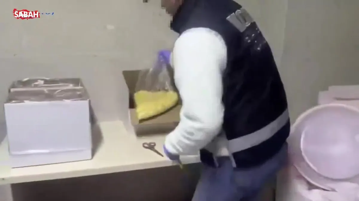 1.5 milyon sahte ilaçla yakalandılar | Video videosunu izle 1.5 milyon sahte ilaçla yakalandılar | Video videosunu izle