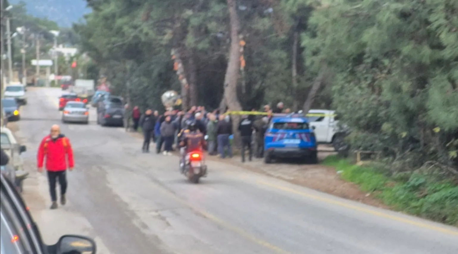 Dengesini kaybetti, duvardan düşerek can verdi Dengesini kaybetti, duvardan düşerek can verdi