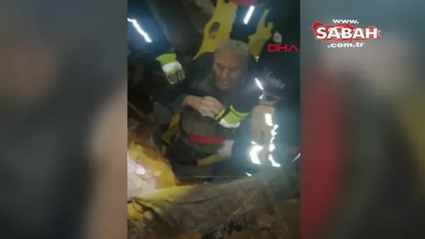 Malatya'ya giden Van polis ekibi, enkaz altındaki 7 kişiyi sağ olarak kurtardı | Video