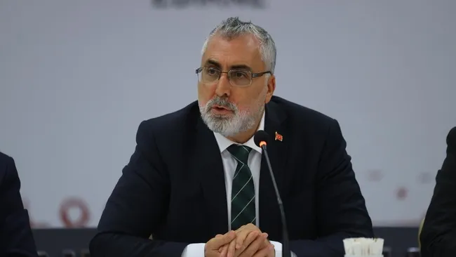bakan-isikhan-200-bin-ogrencimizi-staj-programina-dahil-etmeye-calisiyoruz-1776869564129.jpg Bakan Işıkhan: