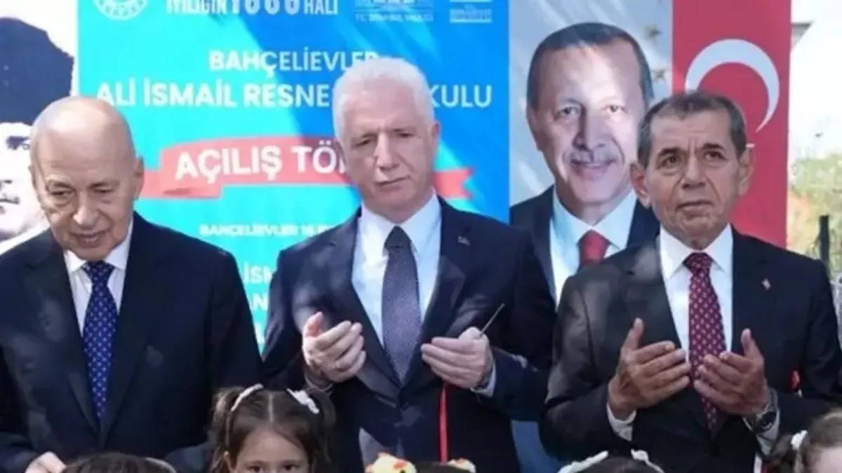 Galatasaray Başkanı Dursun Özbek, okul açılışında