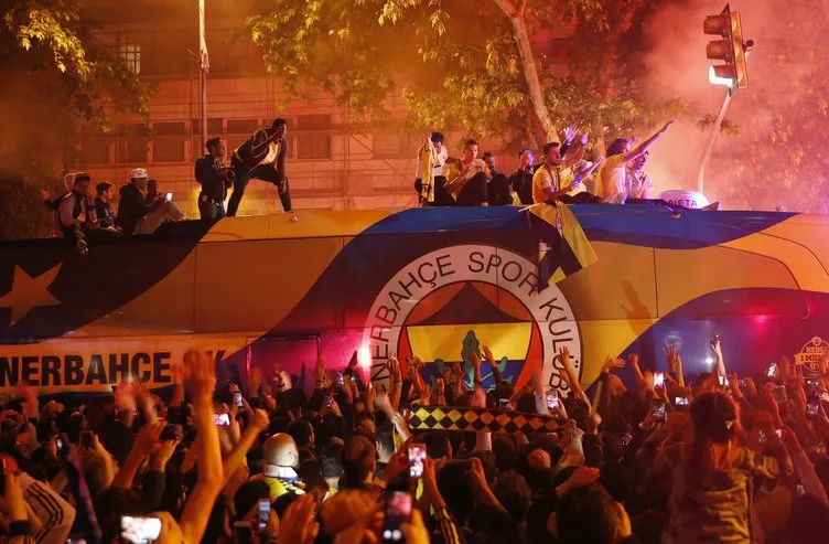 Fenerbahçe, THY Avrupa Ligi şampiyonluğunu kutladı
